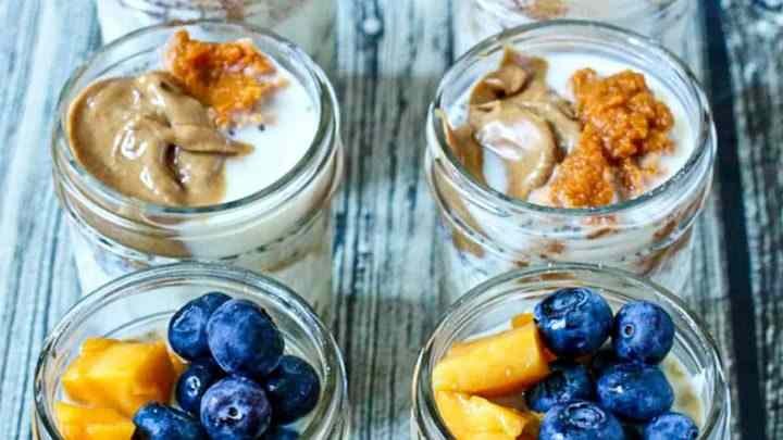 mason jar overnight oats with yogurt